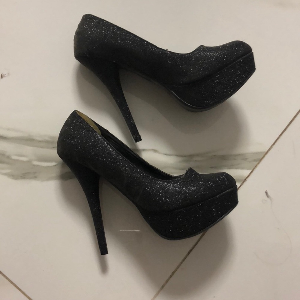 Black glitter heel pumps